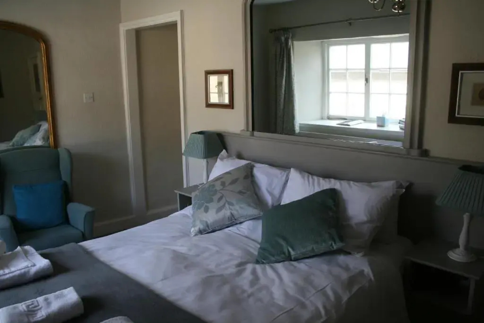 The Ilchester Arms Hotel