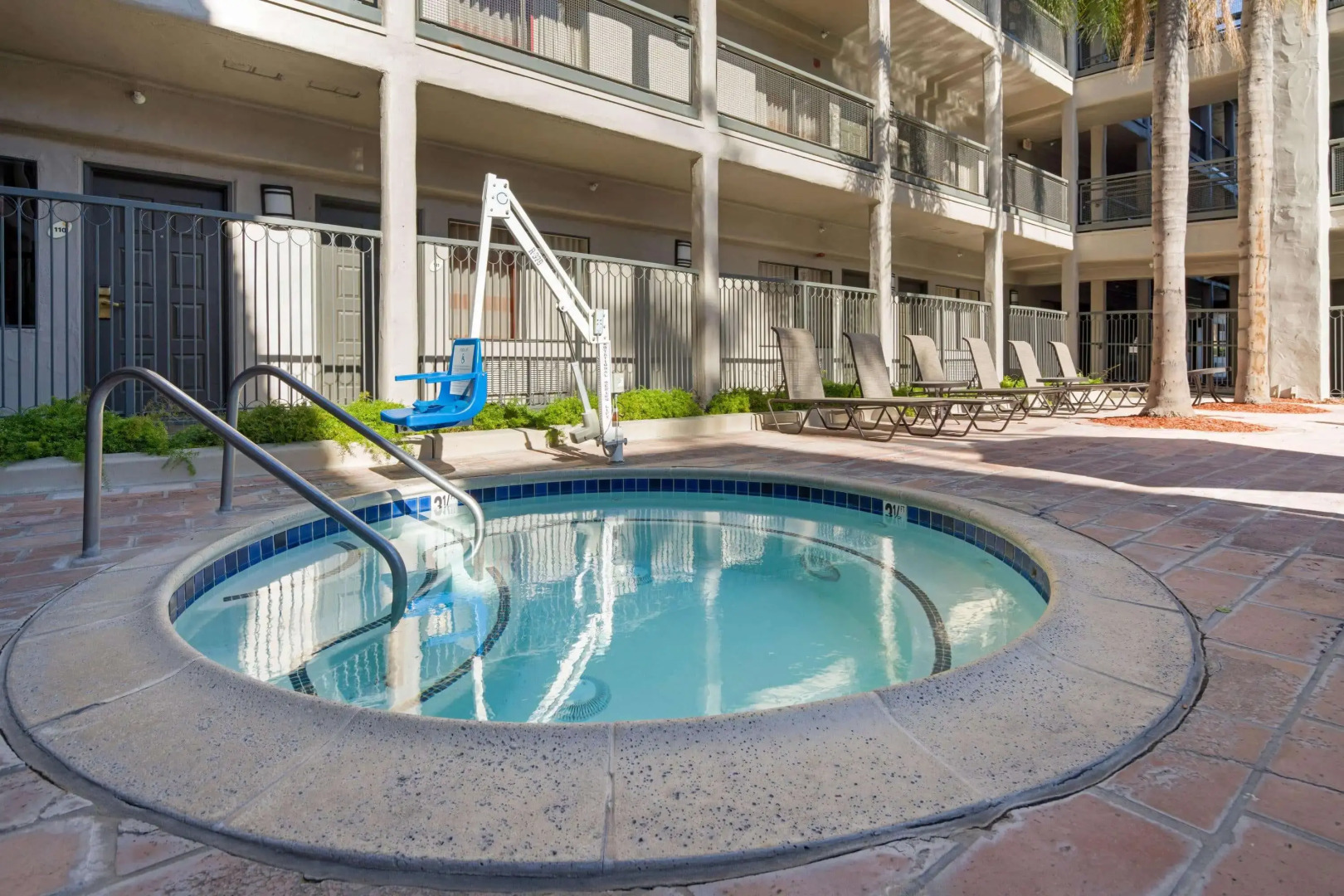 La Quinta Inn & Suites by Wyndham Orange County Airport