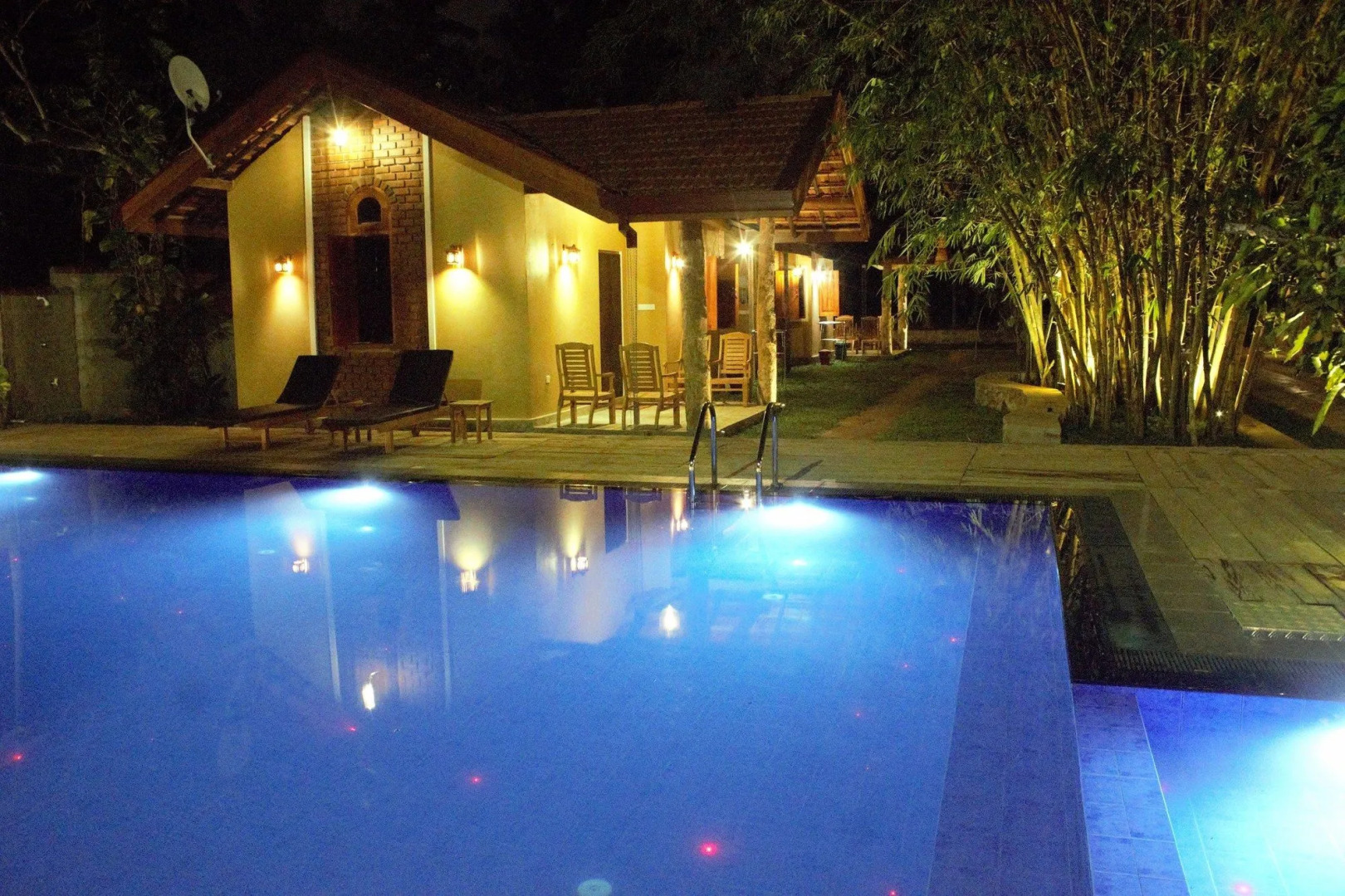 Villa Shade