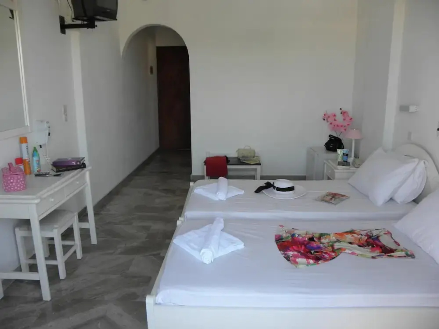 Areti Hotel