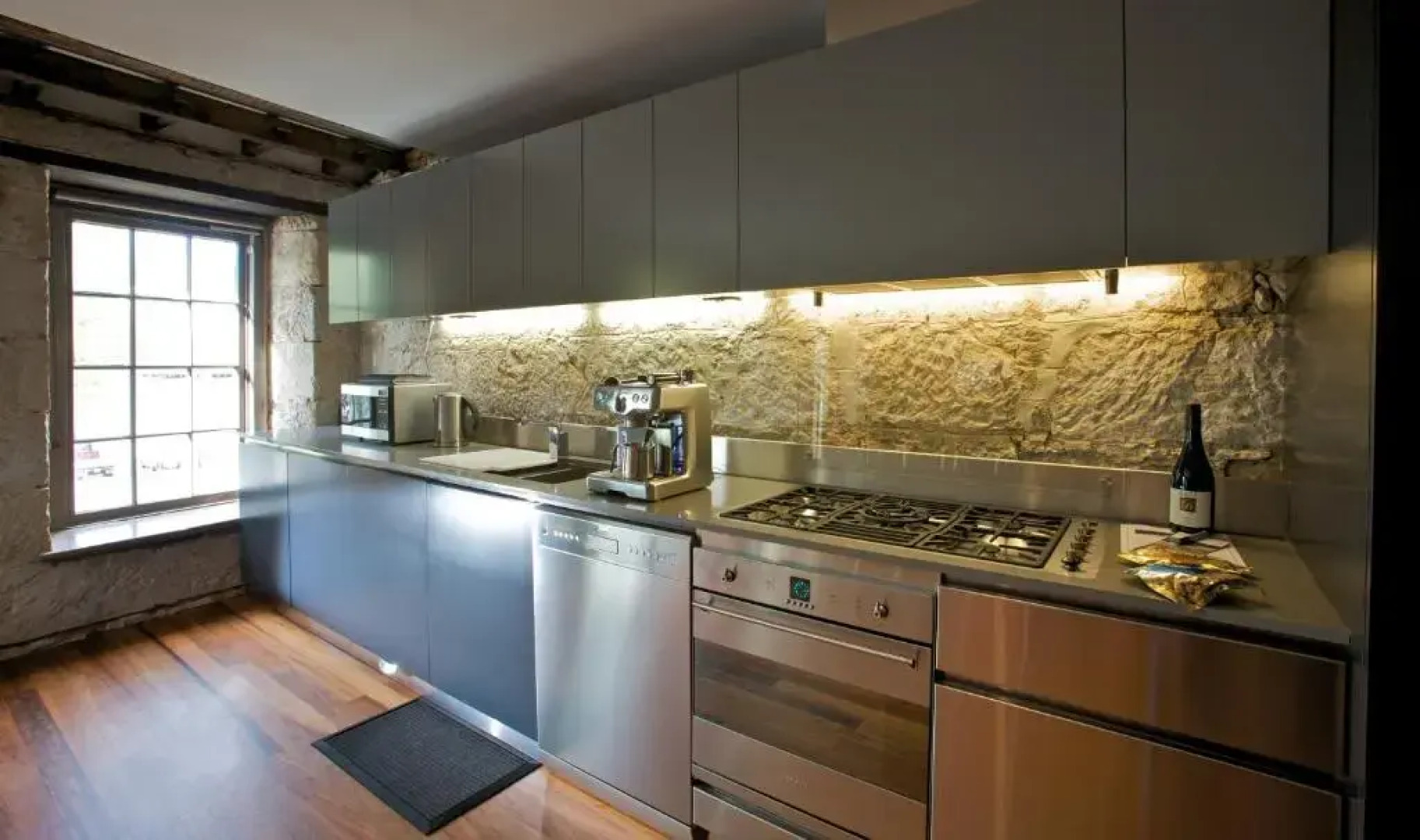 Sullivans Cove Apartments