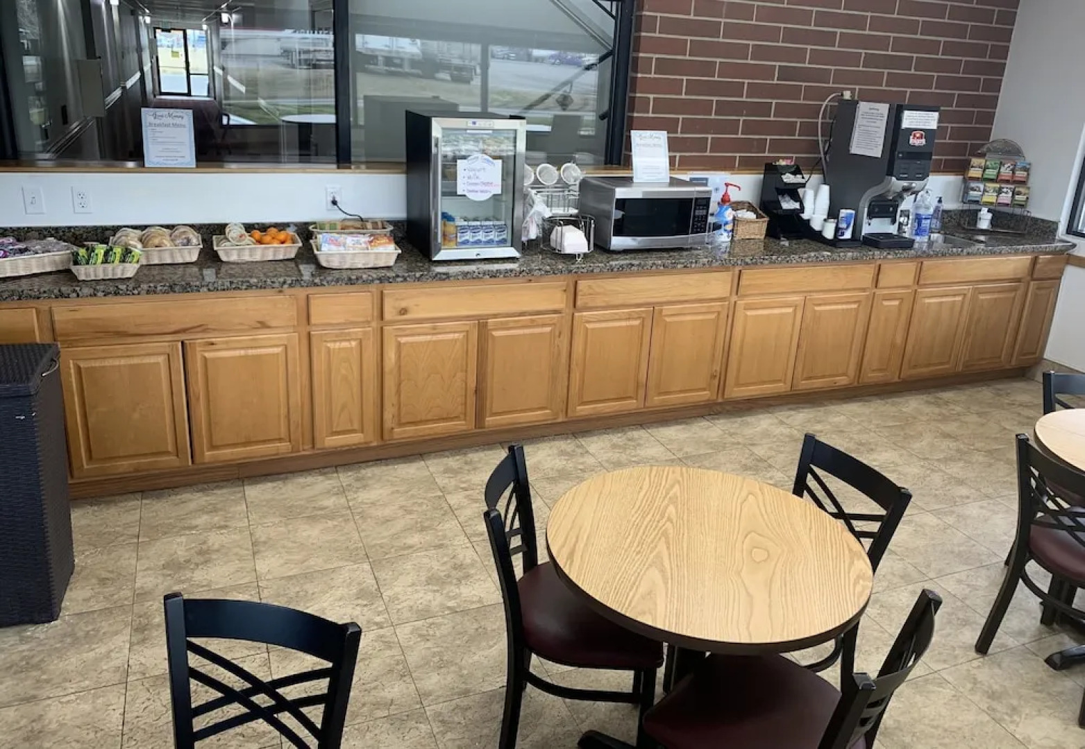 Days Inn by Wyndham Lake Point