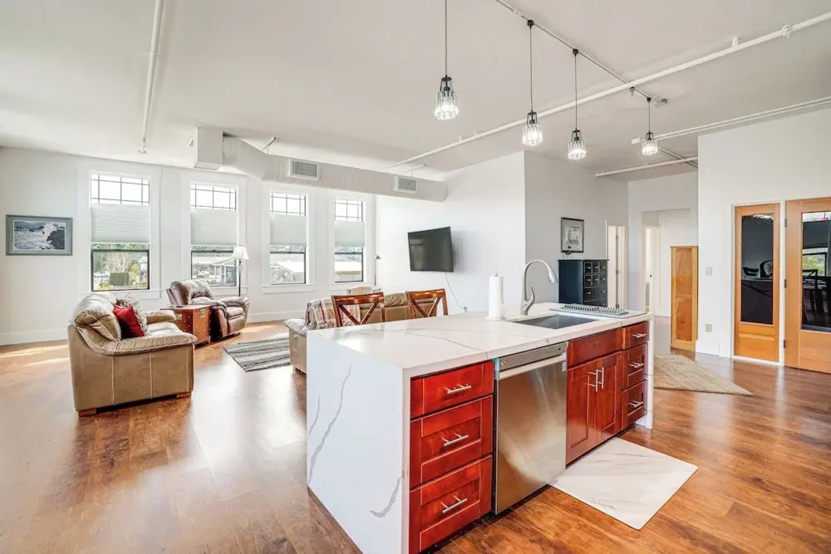 Modern Blaine Condo Rental < 1 Mi to Boat Harbor!