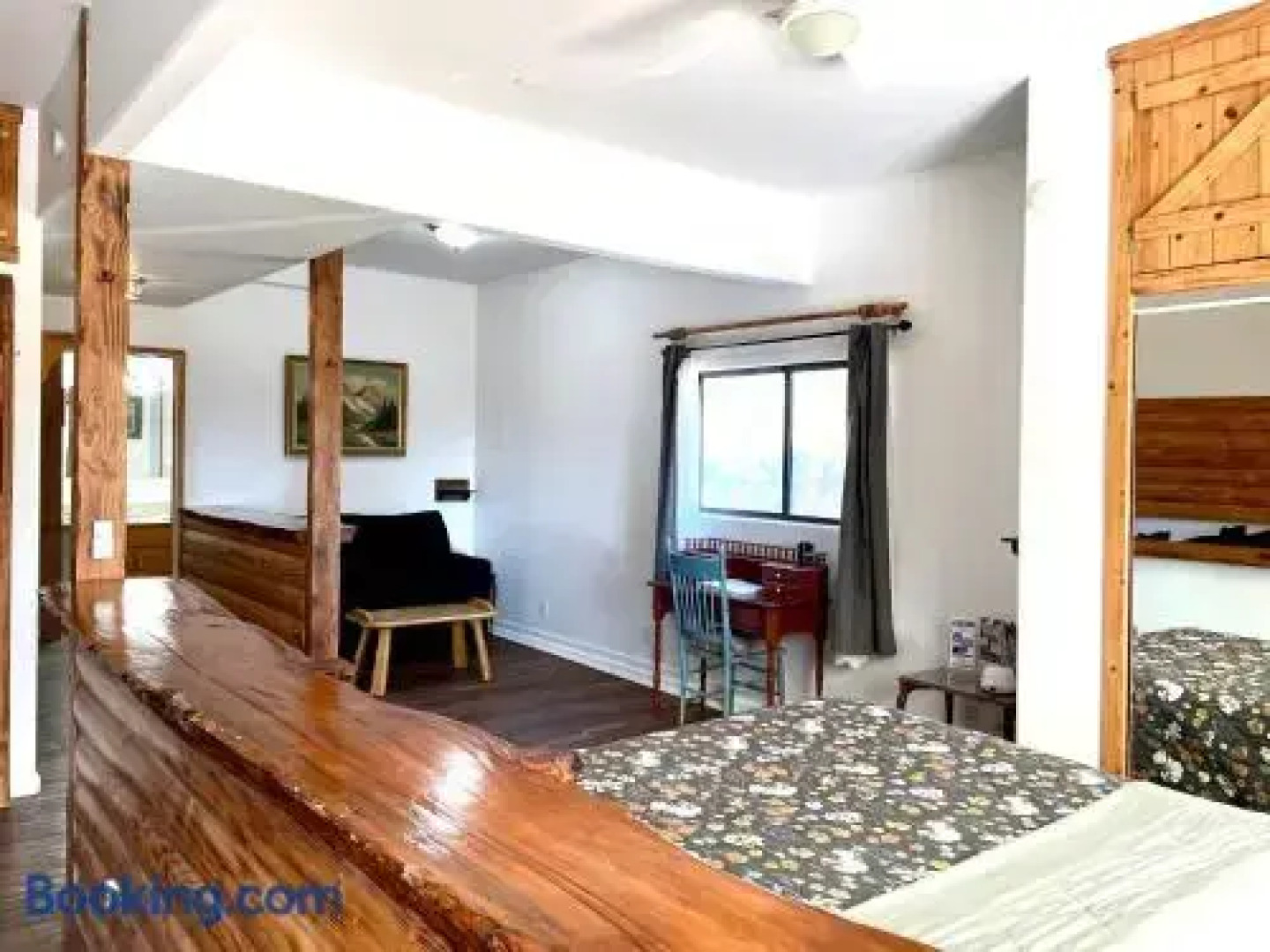 Sierra Mountain Lodge