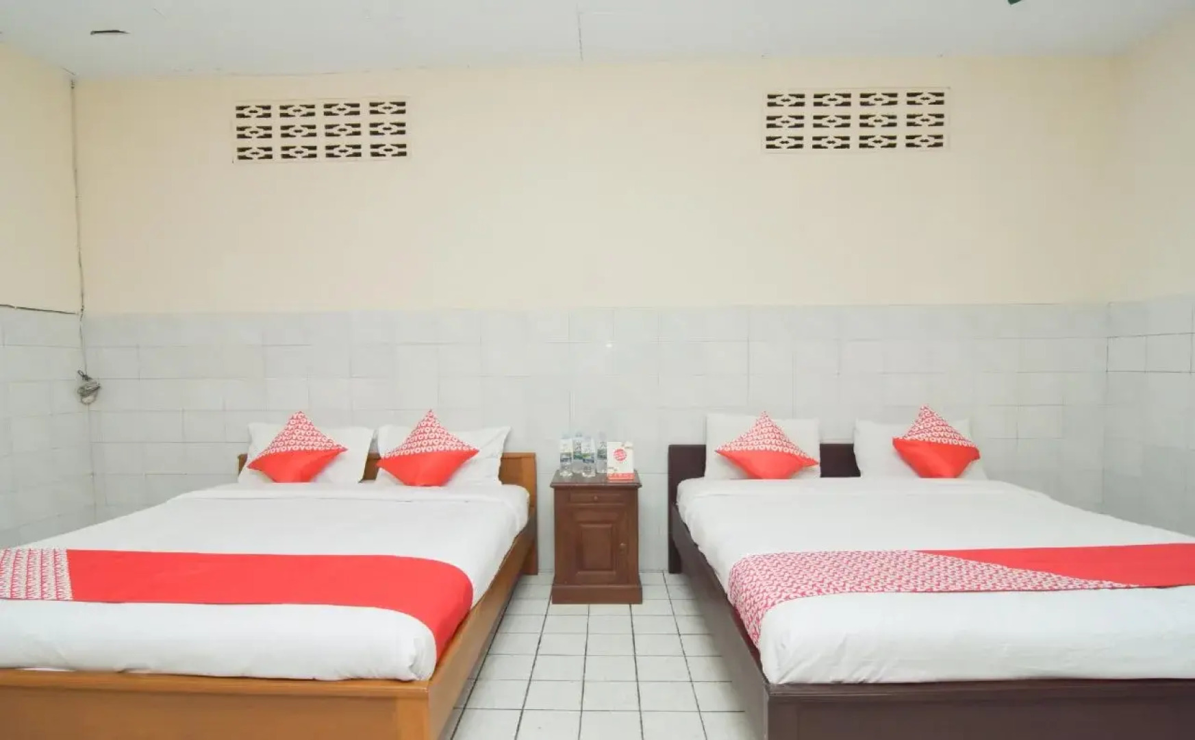 Hotel & Restaurant Basra