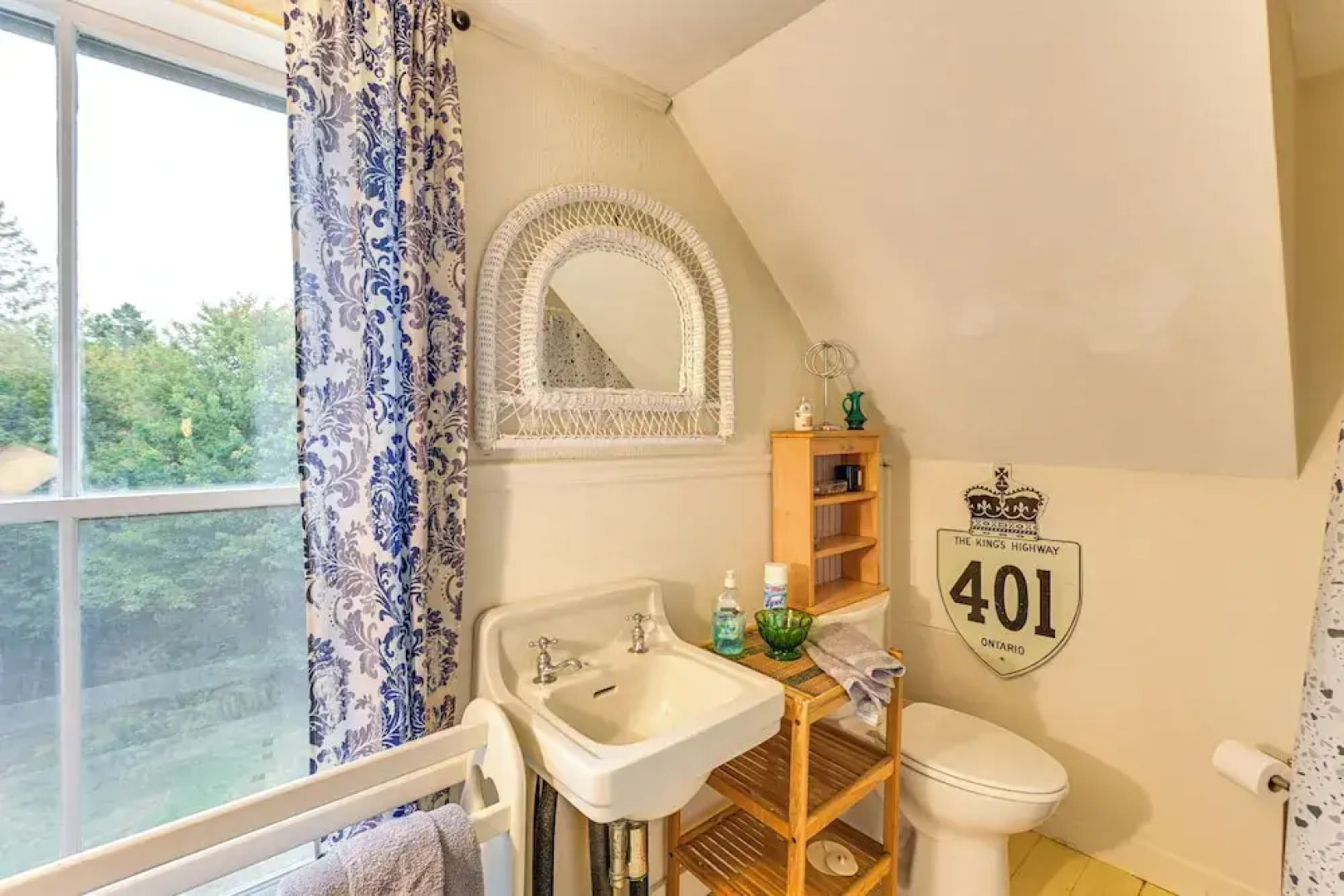 14 Mi to Schoodic Point: Gouldsboro Artists Home