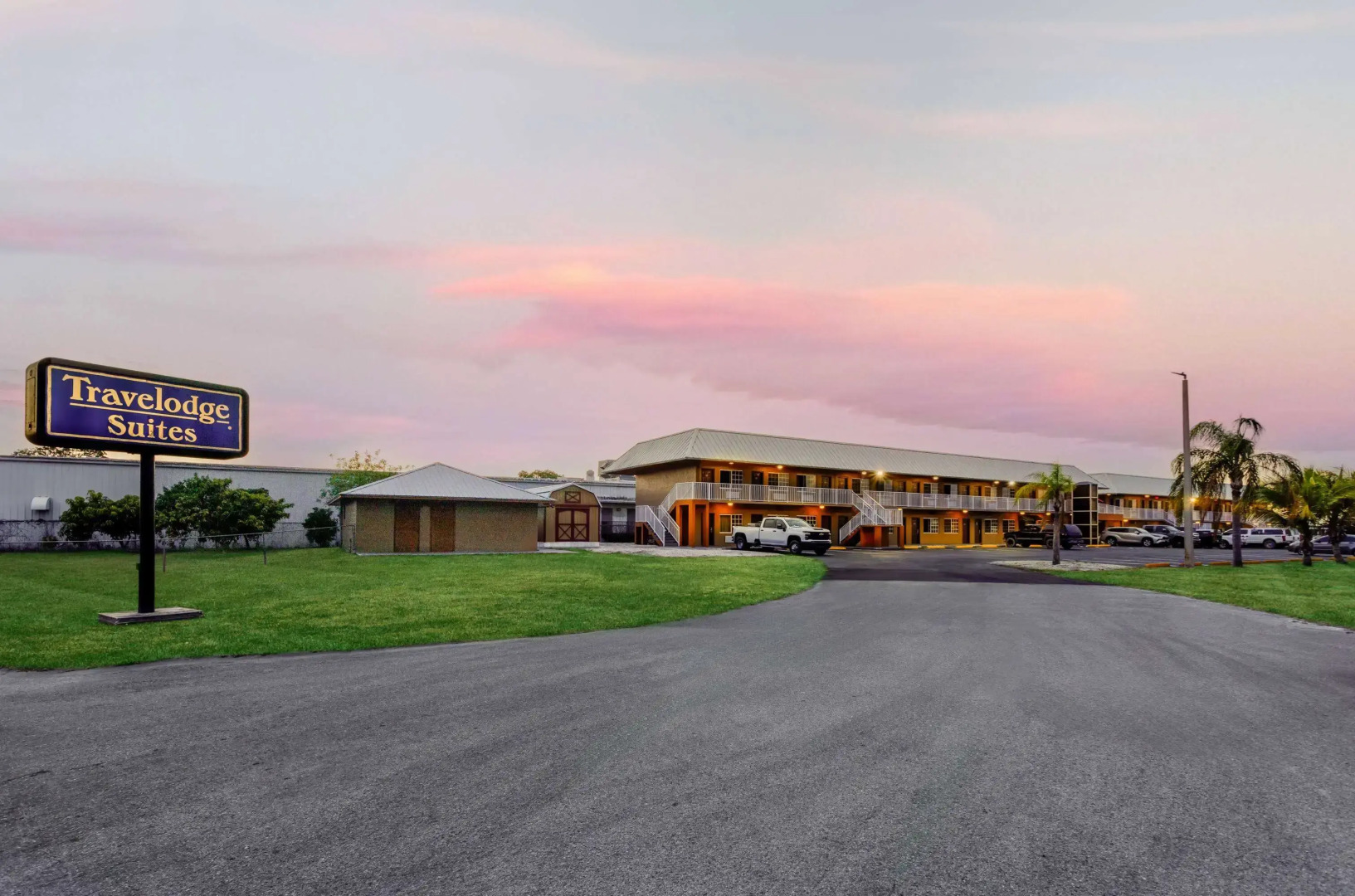 Travelodge Suites by Wyndham Lake Okeechobee