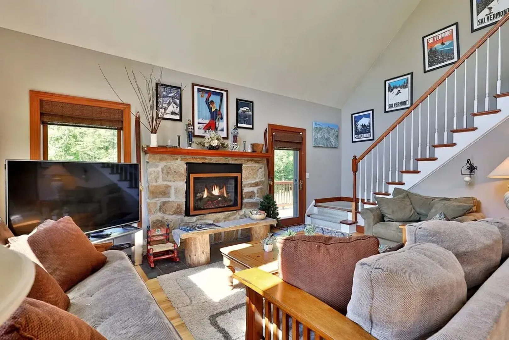 Cortina Mountain Chalet - Outdoor Hot Tub - Close To Pico And Killington Mountains 3 Bedroom Home