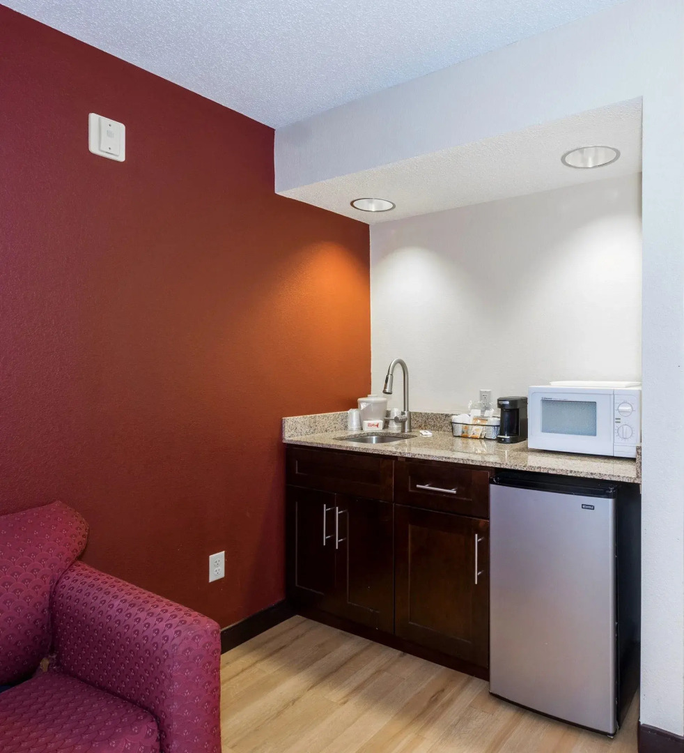 Red Roof Inn & Suites Dover Downtown