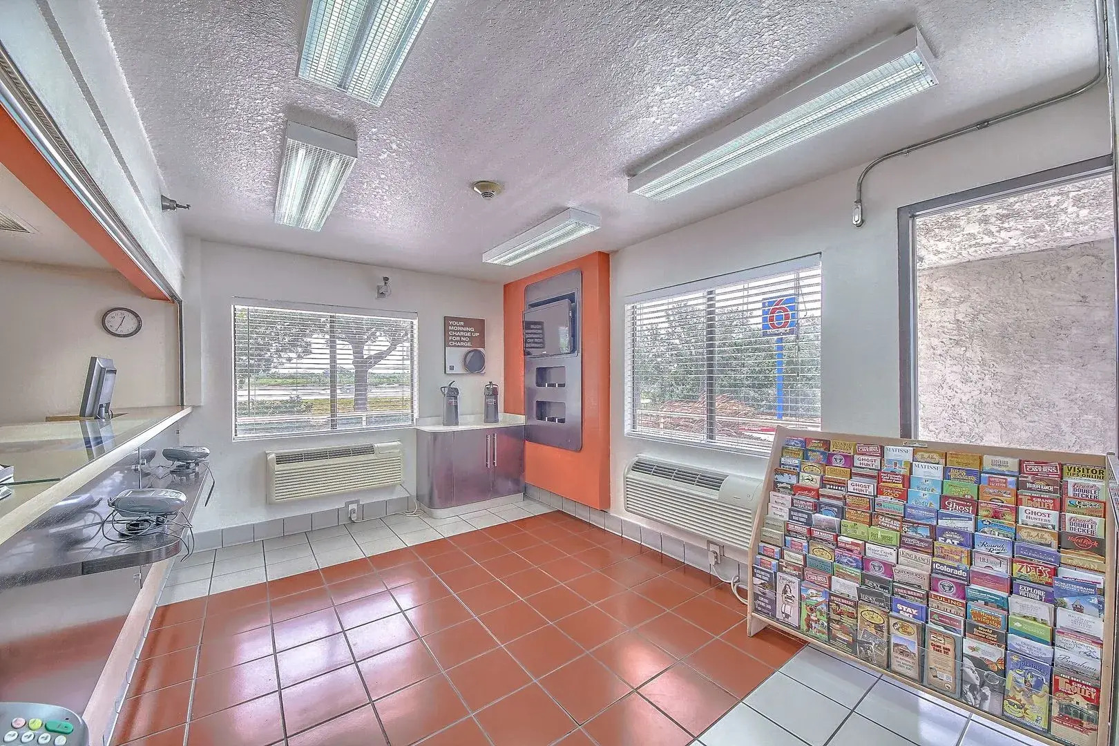 Motel 6 San Antonio, TX - Fiesta Trails