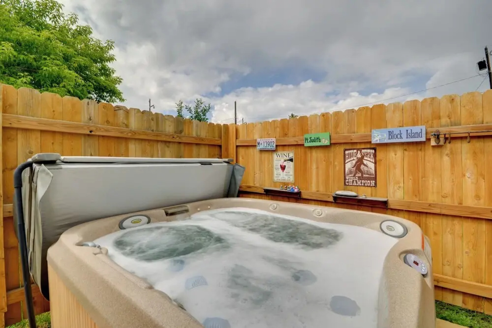 Red Lodge Retreat w/ Hot Tub: 3 Blocks to Downtown