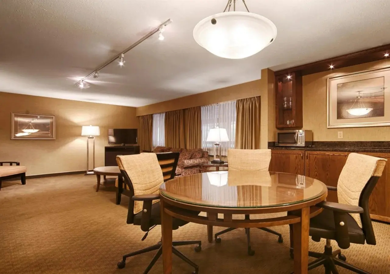 Best Western PLUS Coquitlam Inn Convention Centre