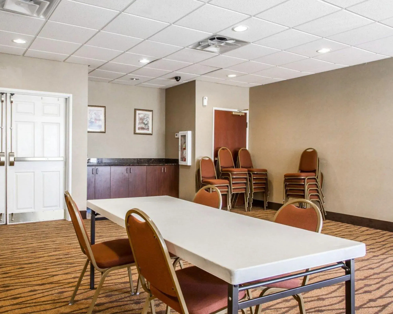 Sleep Inn & Suites Auburn Campus Area I-85