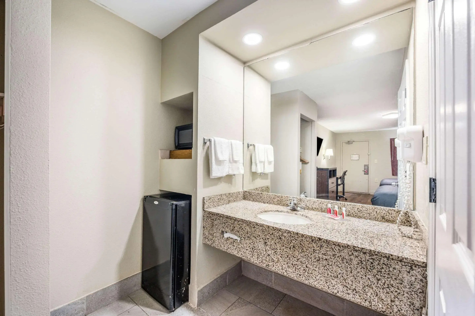 Econo Lodge Inn & Suites Huntsville University Area