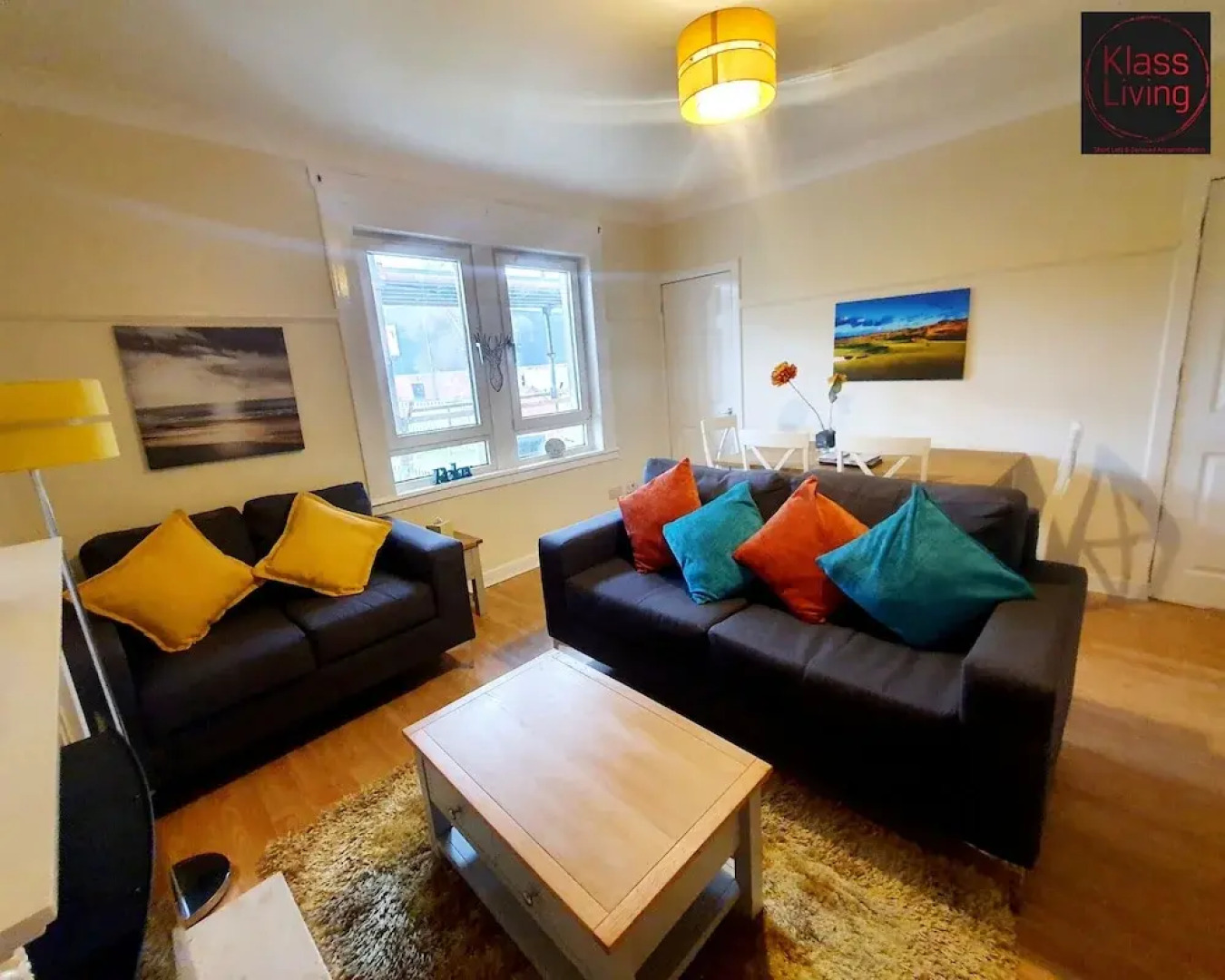 Two Bedroom Apartment by Klass Living Serviced Accommodation Airdrie - Nicol Apartment With WiFi & Parking