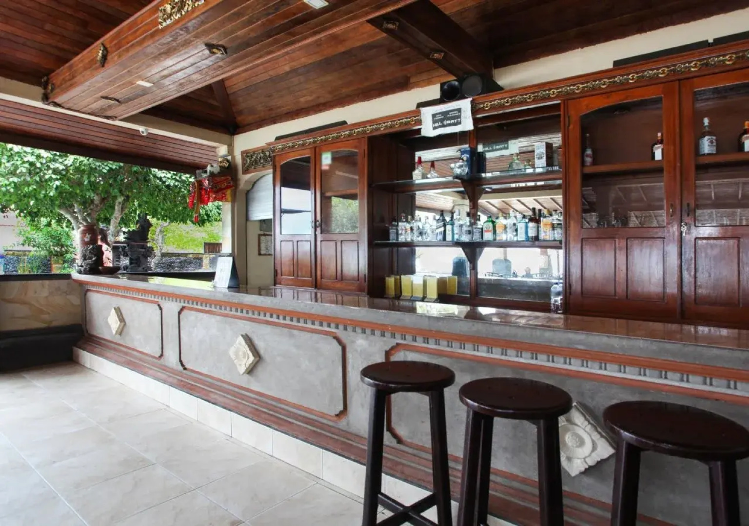 Puri Nusa Beach Hotel