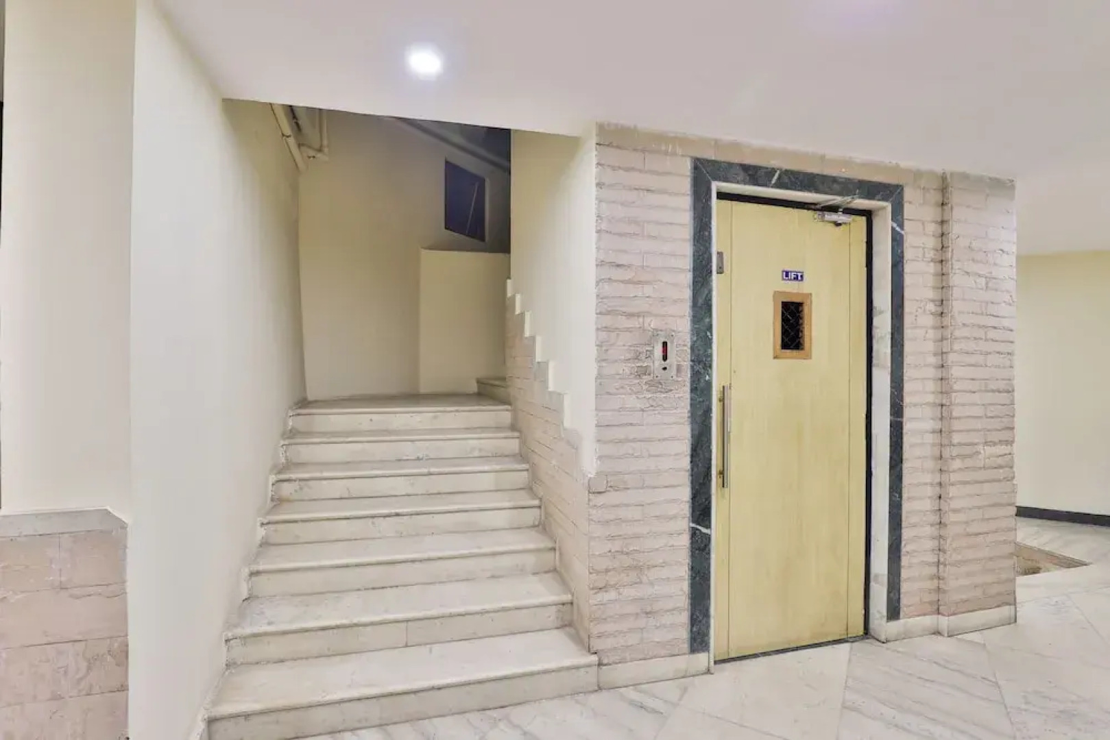 OYO 3975 Golden Star Country club