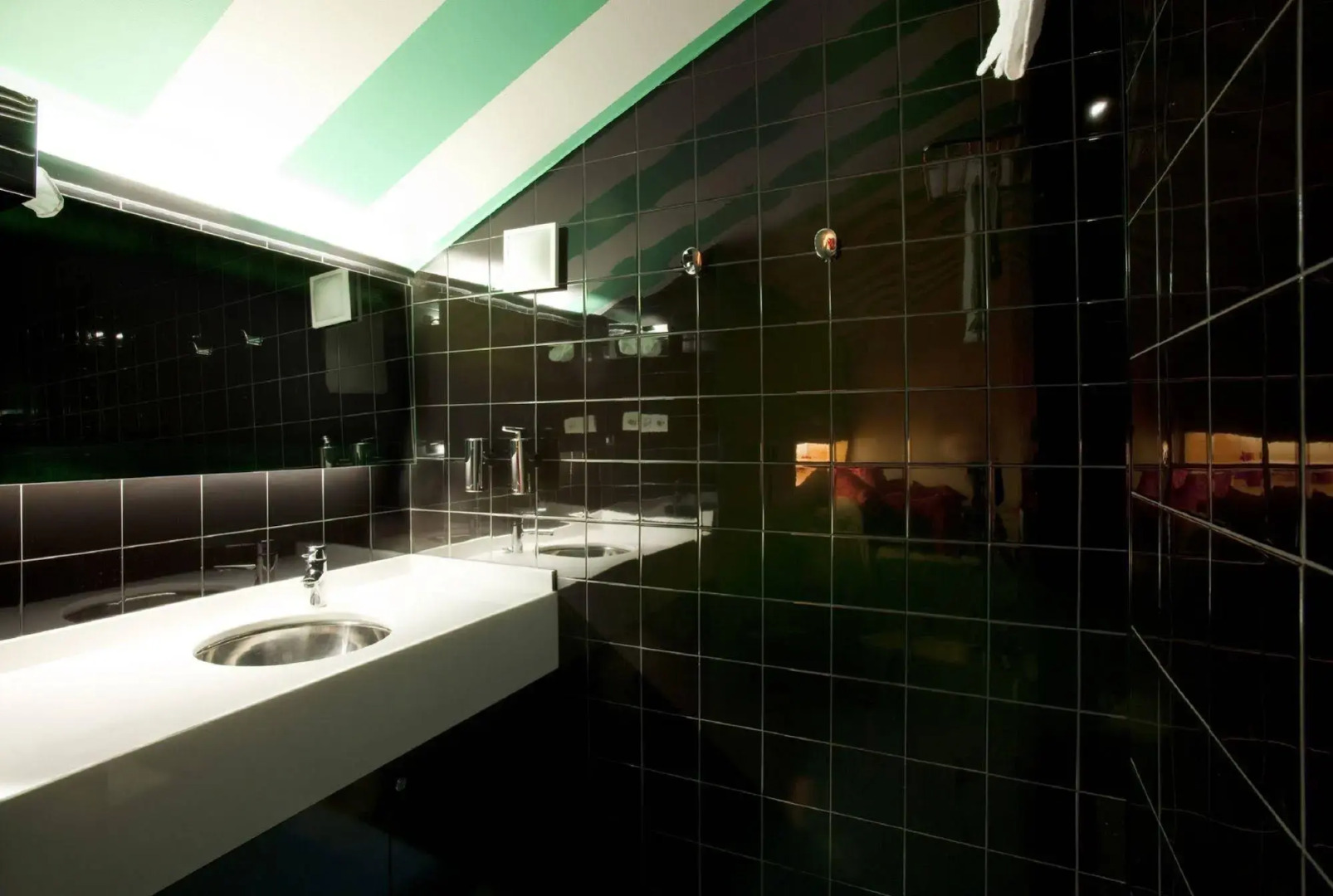 Latroupe Poblenou Beach