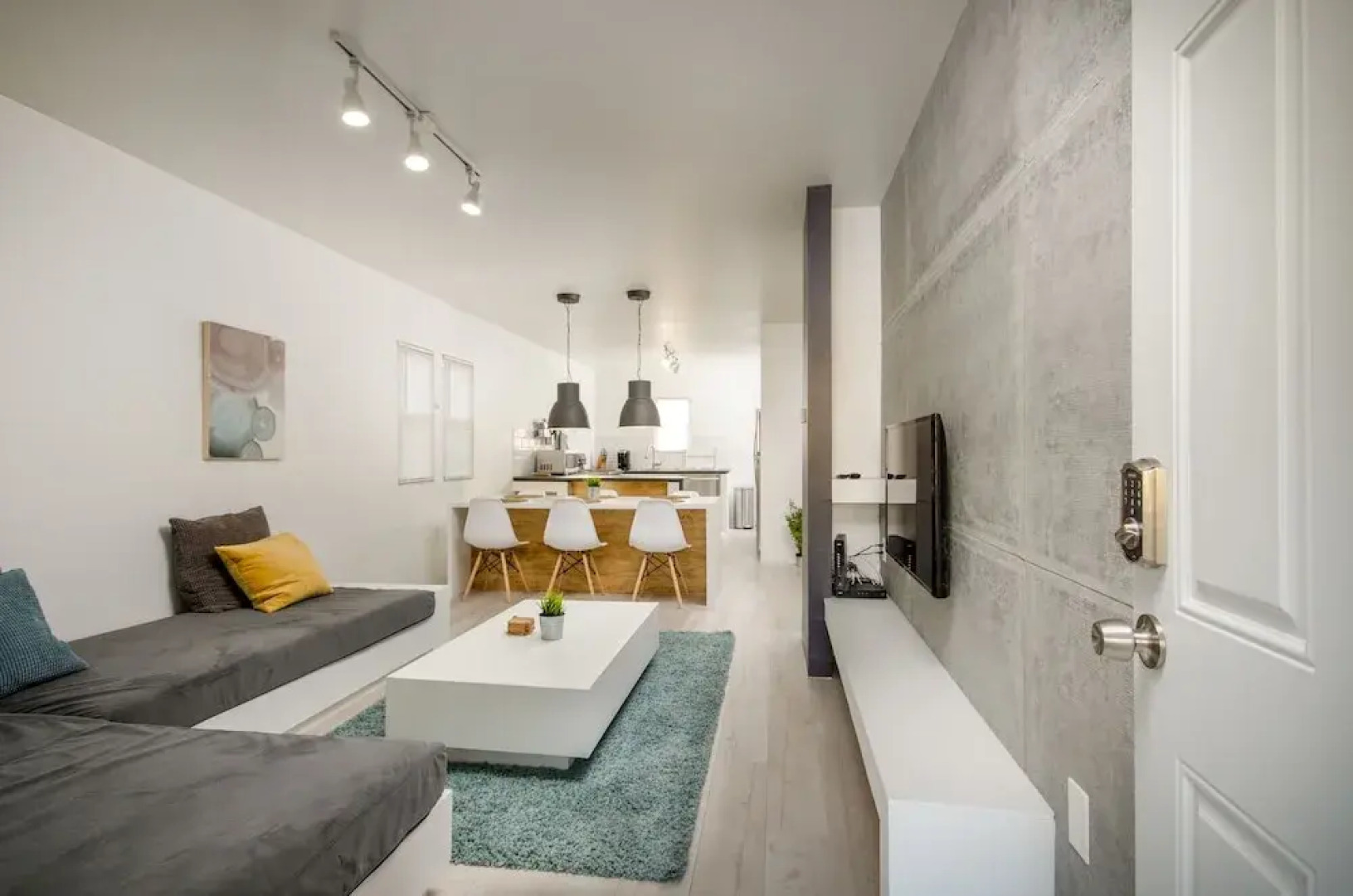 BlueWavePlace-15min to Philly's Old City