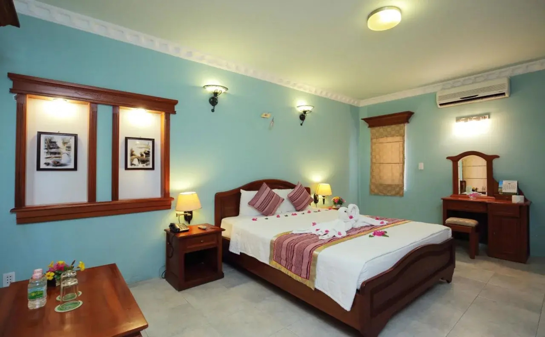 Tran Chau Beach & Resort