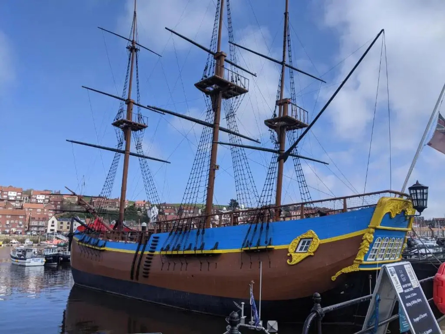 Endeavour Cottage Whitby sleeps 6