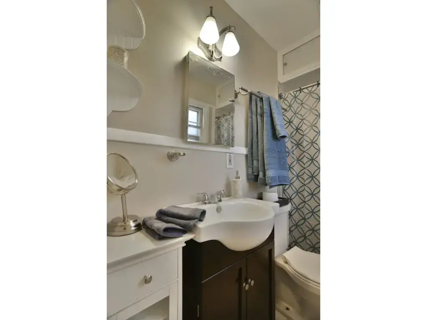 Cottage by the Historic Depot