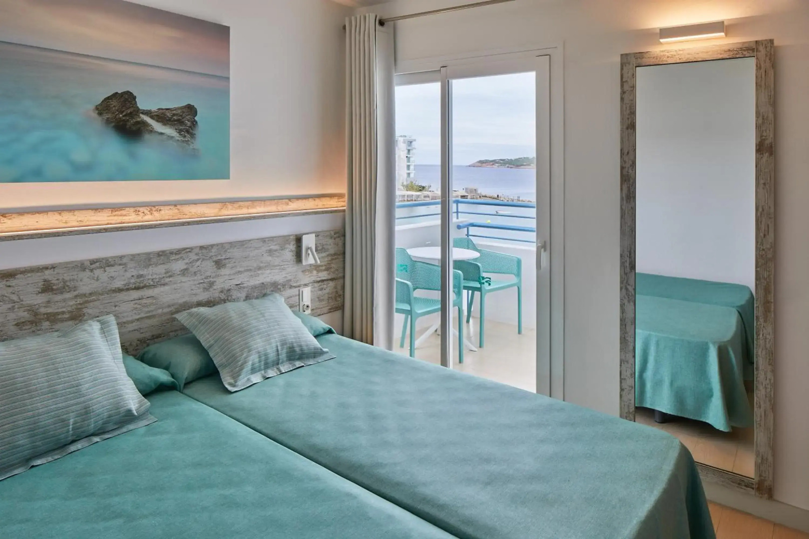 Playa Bella Beach Apartments