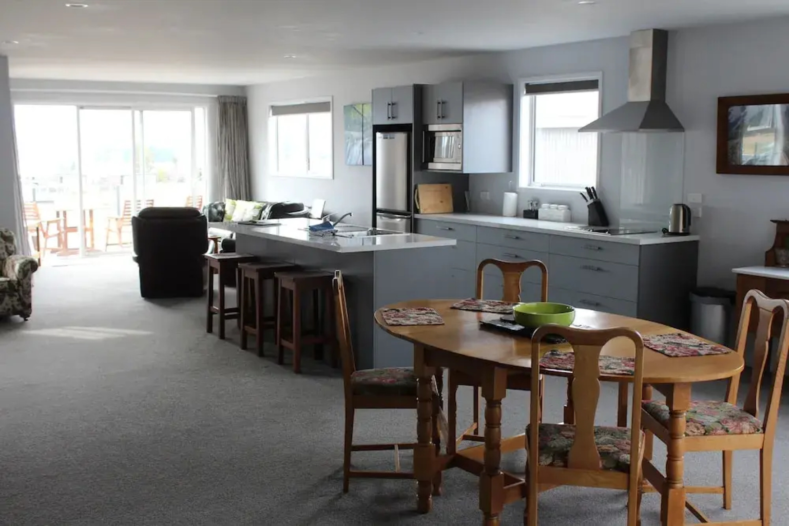 Mackenzie Apartments & Suites