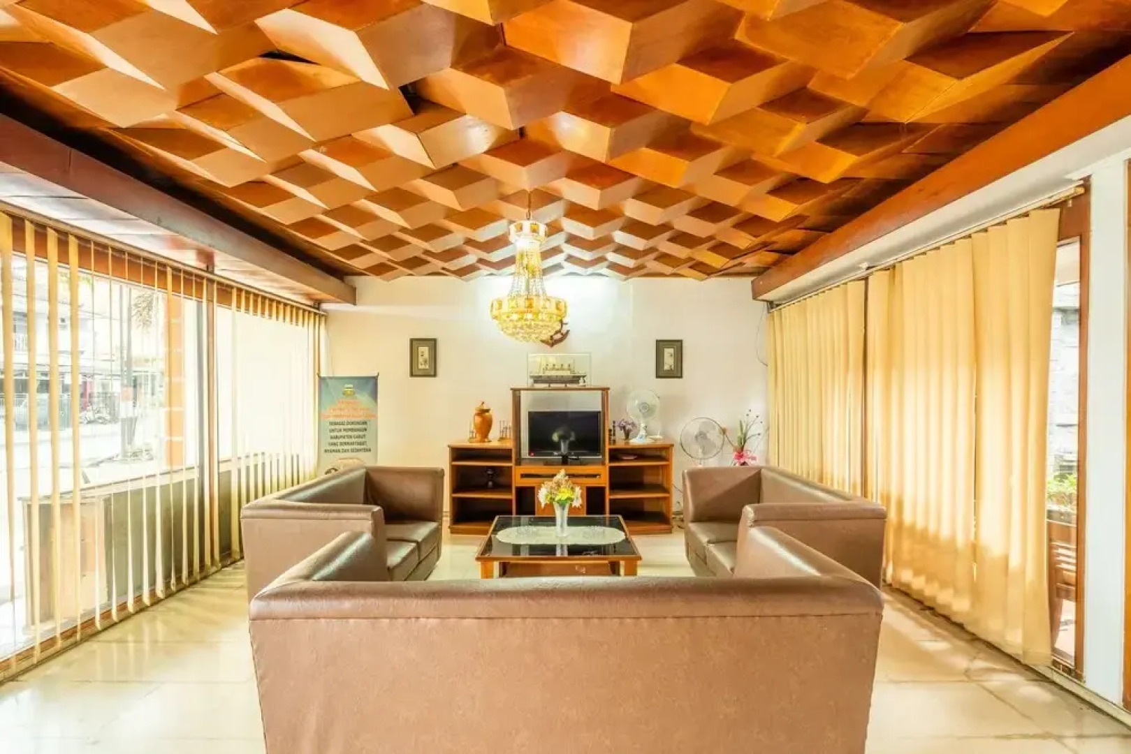 OYO 943 Hotel Azalea Syariah