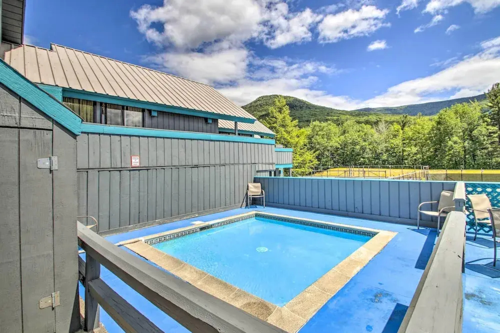 Cozy Lincoln Condo ~ 1 Mi to Loon Mountain!