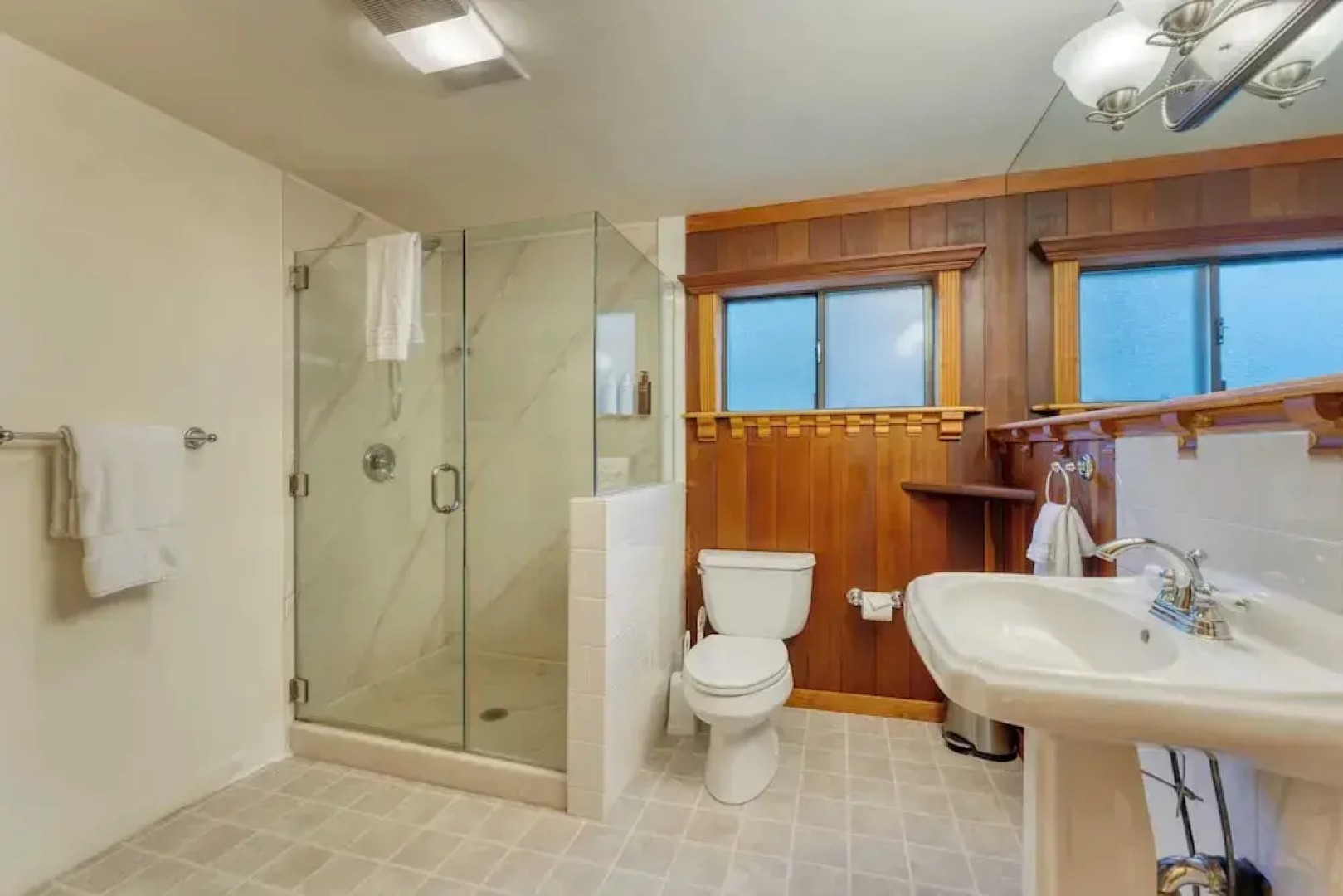Riversong Lodge by Avantstay Sauna + Hot Tub On The Truckee River