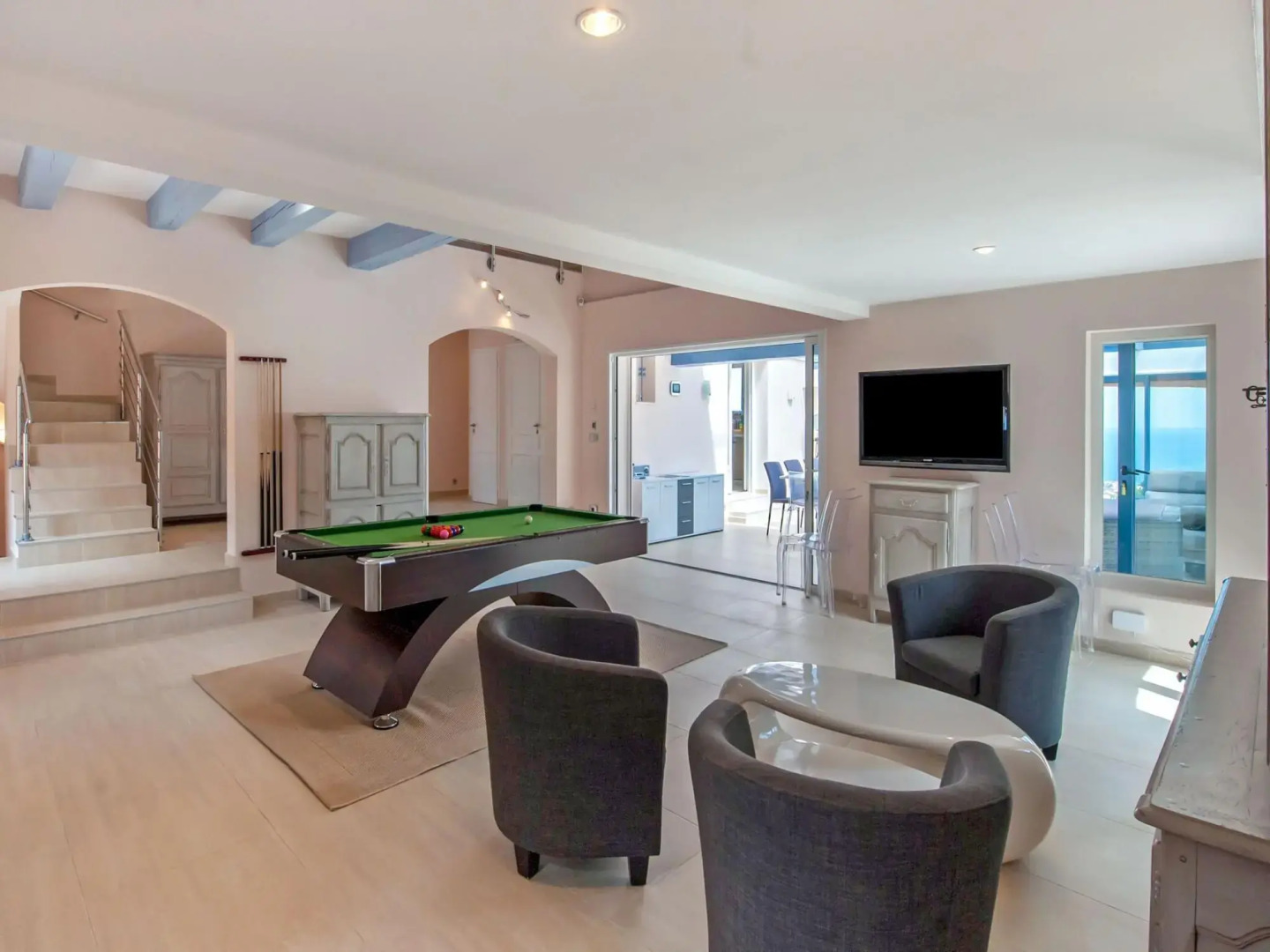 Luxurious Villa in Les Issambres with swimming pool and Sauna