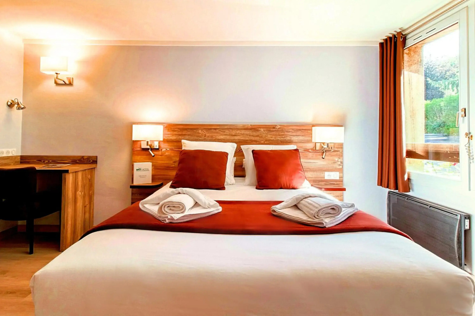 Brit Hotel Confort Pau Lons