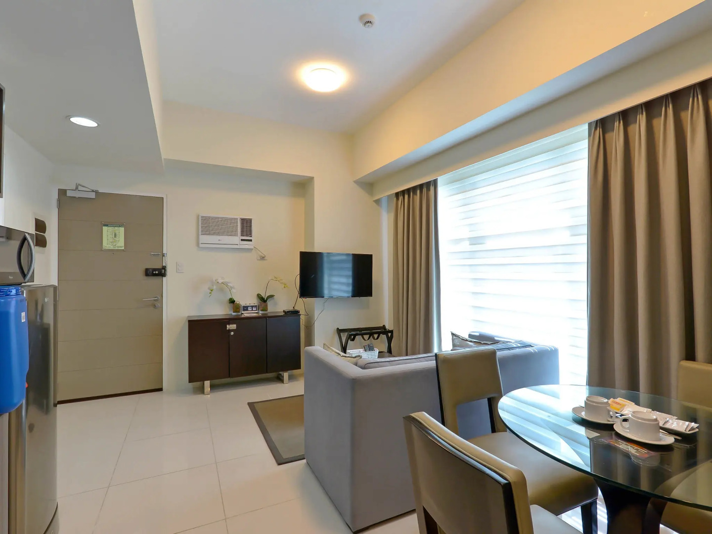 Currency Serviced Suites