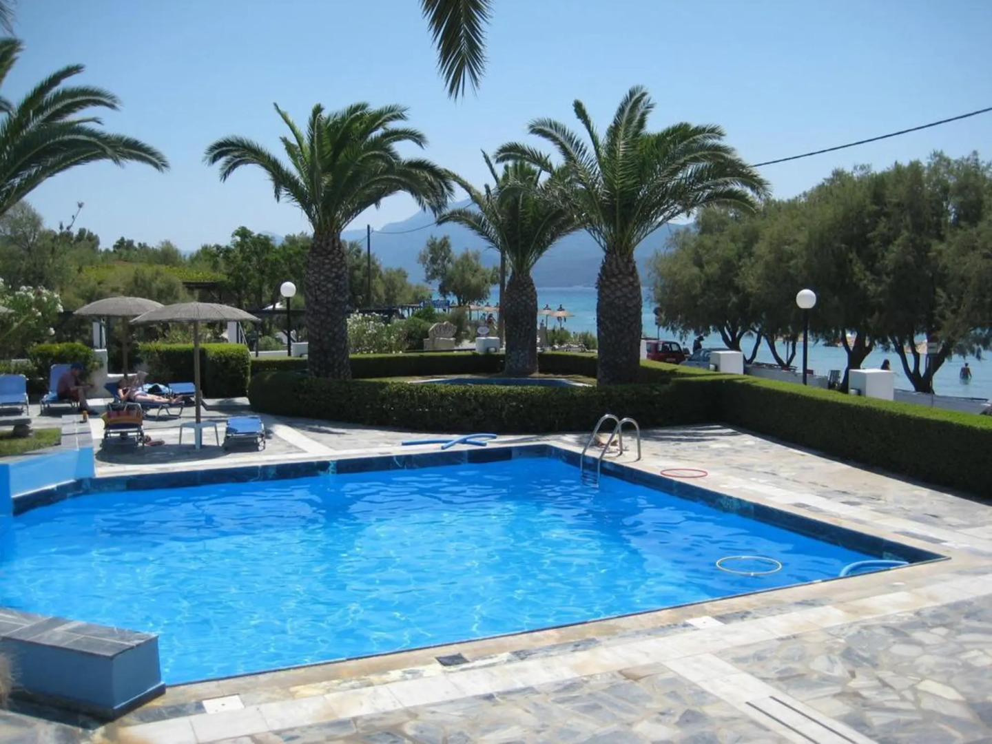 Zefiros Beach Hotel