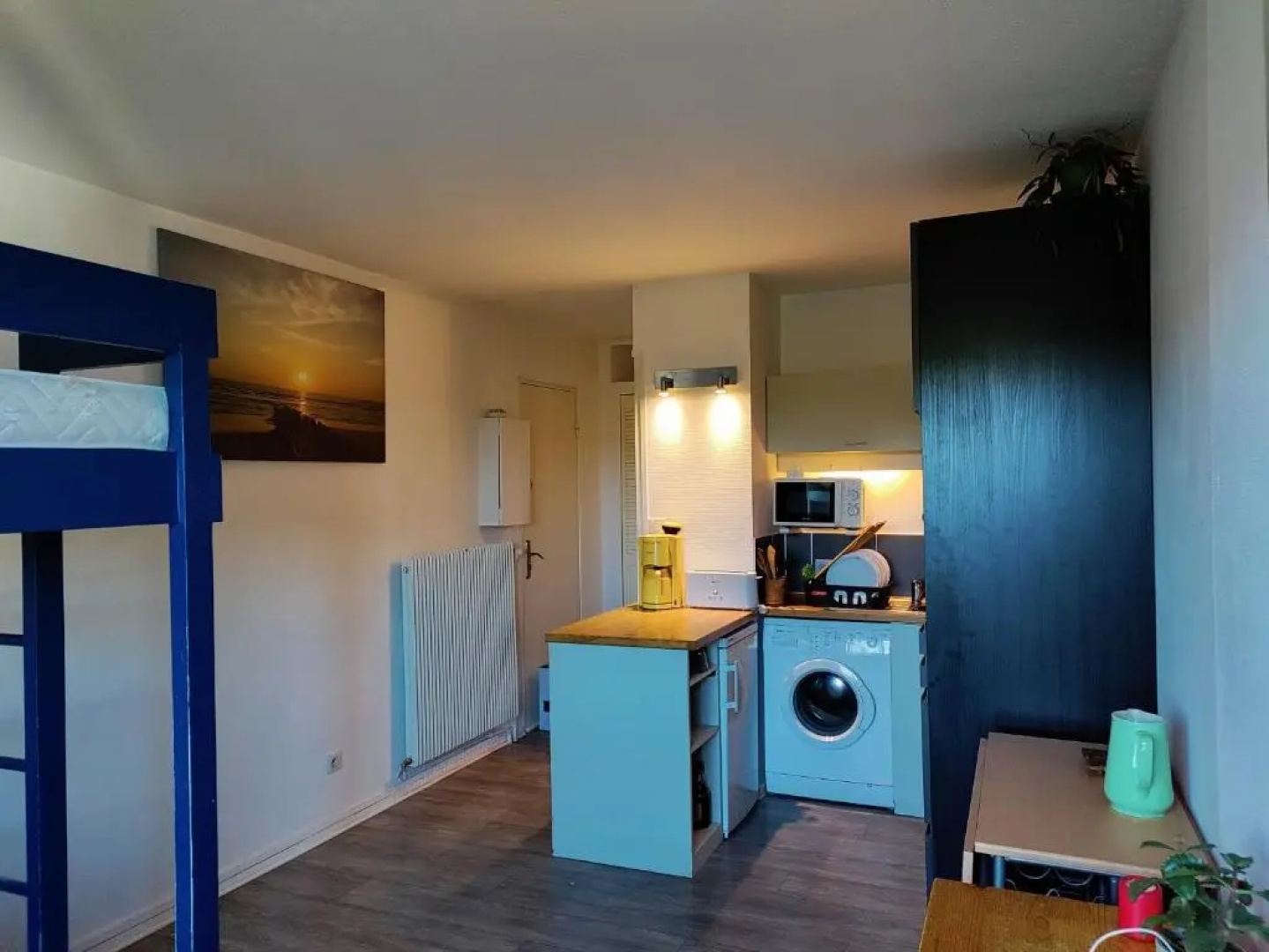 studio à l'océan au dessus des pins (plage & commerces à pied)