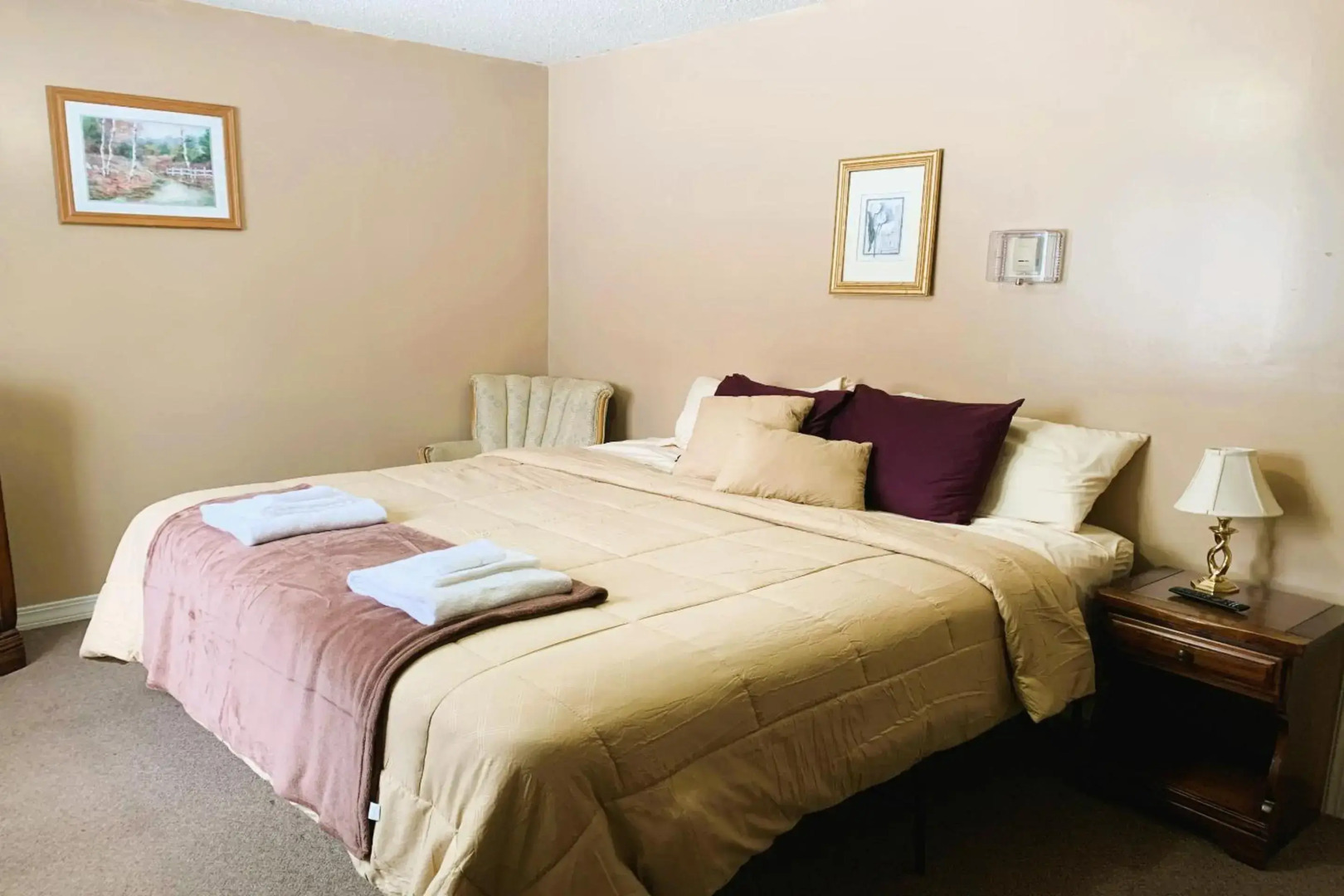 Love Hotels St John River by OYO at Fort Kent ME