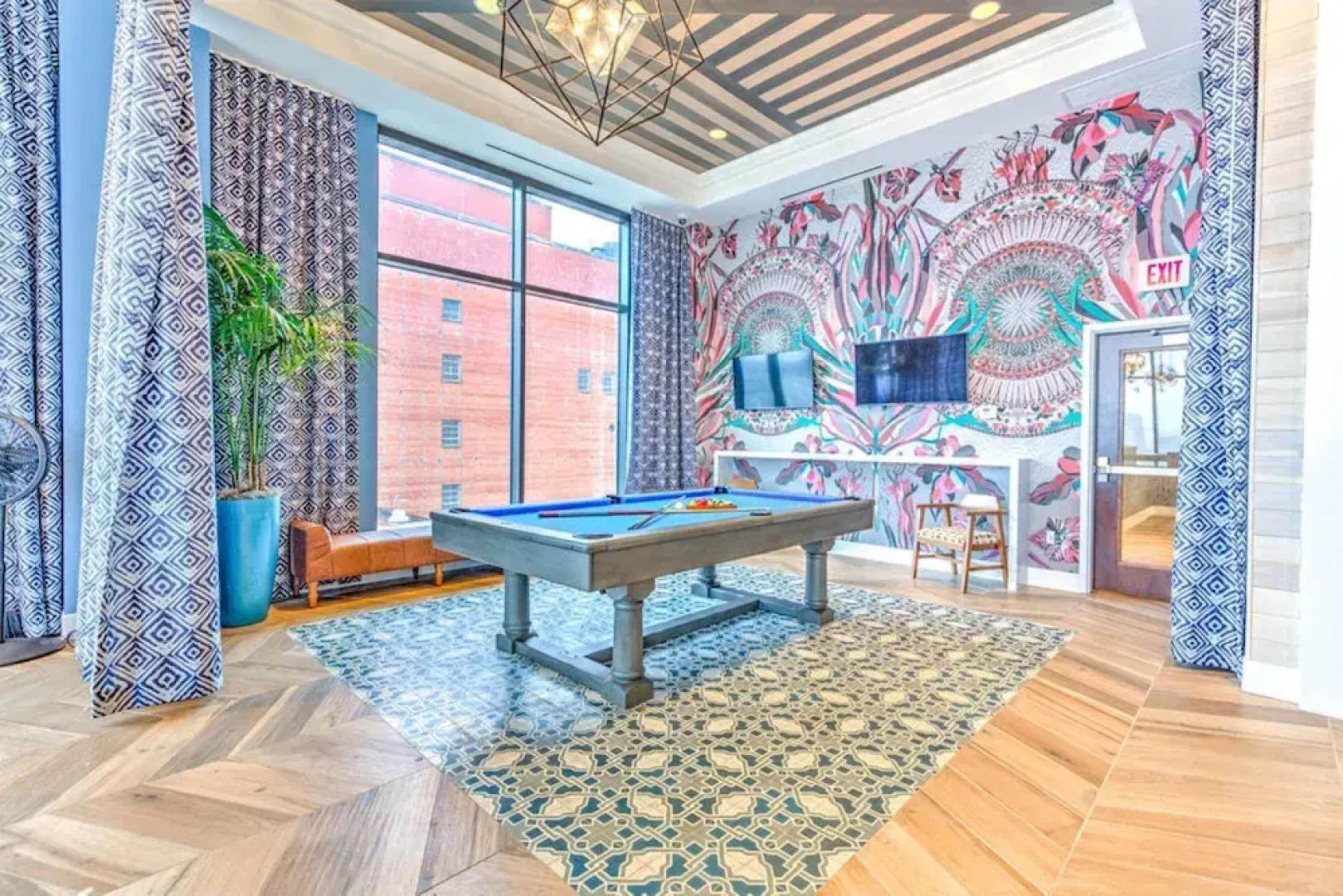 Global Luxury Suites in Downtown Cincinnati