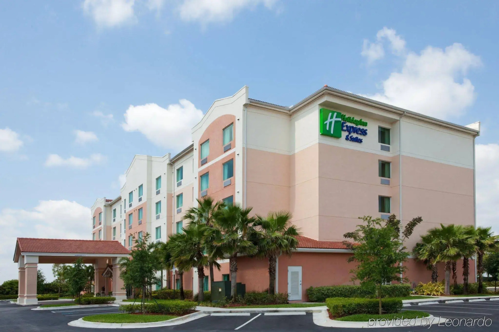Holiday Inn Express & Suites Pembroke Pines-Sheridan St by IHG