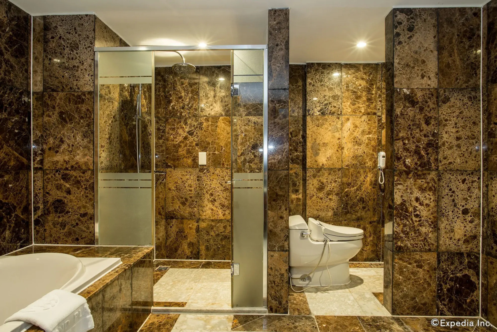 Grand Plaza Hotel Hanoi