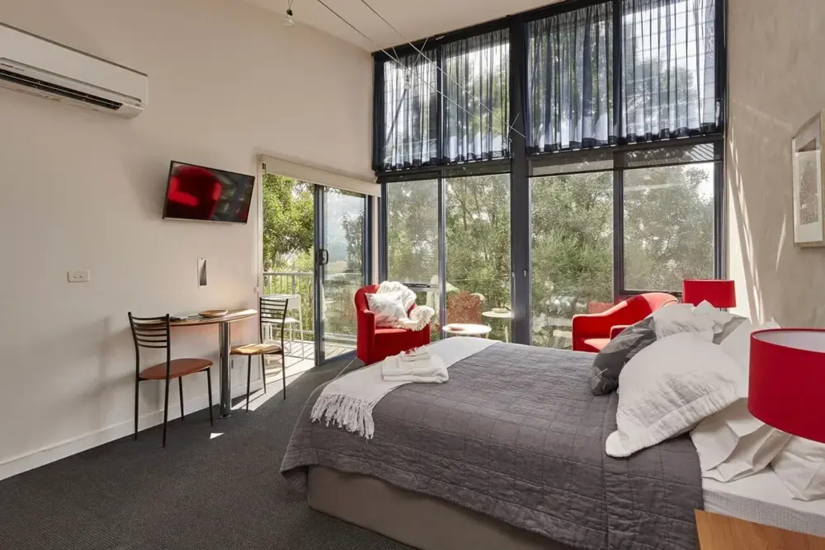 Rosevears Vineyard Retreat