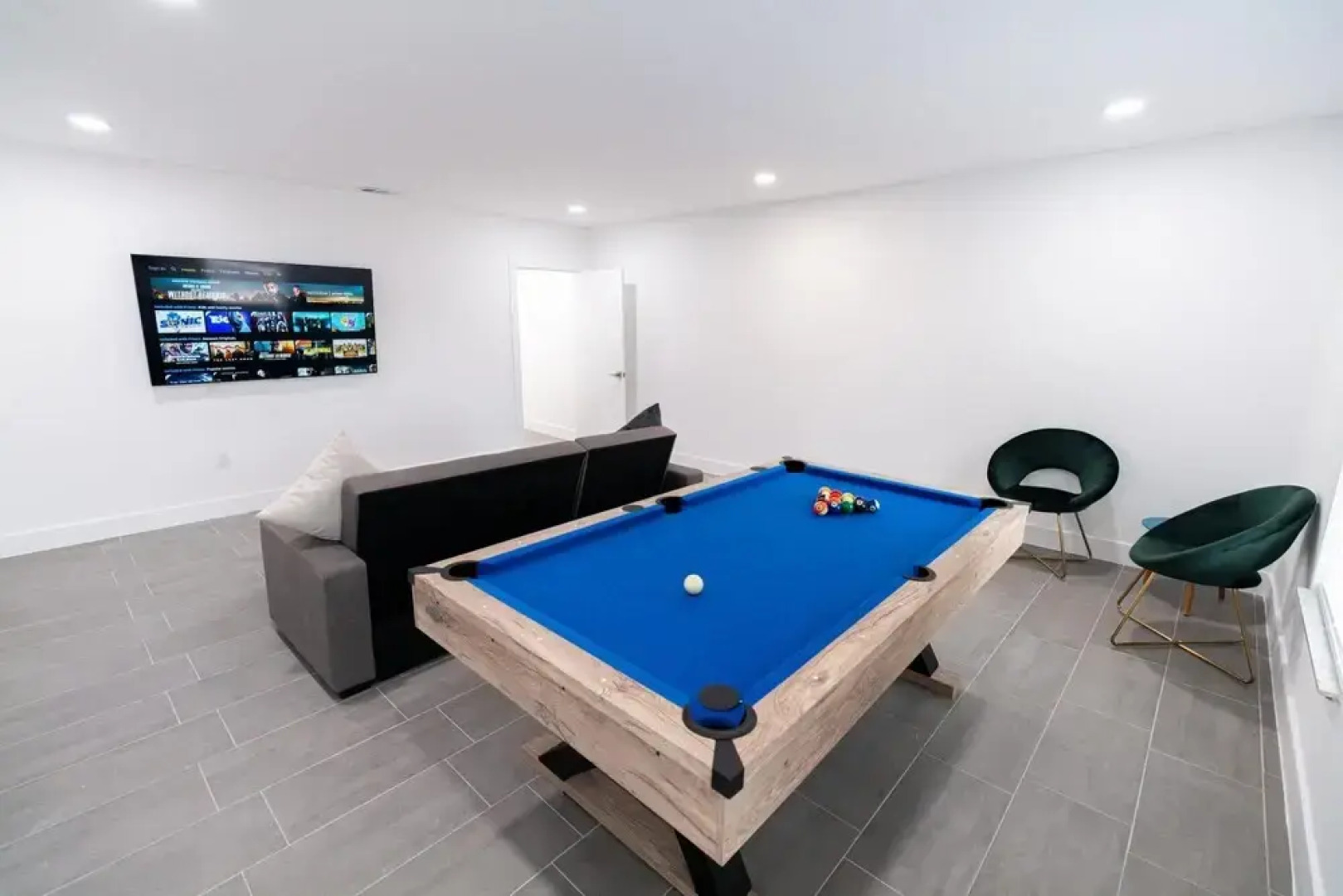 Joyfull Villa Crazy Bkyd w Pool Arg Grill Mini Golf, North Miami Beach