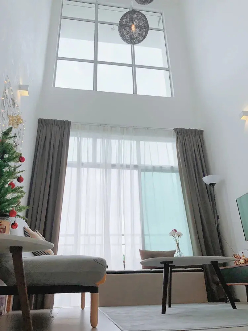 Barrington Penthouse by Loo