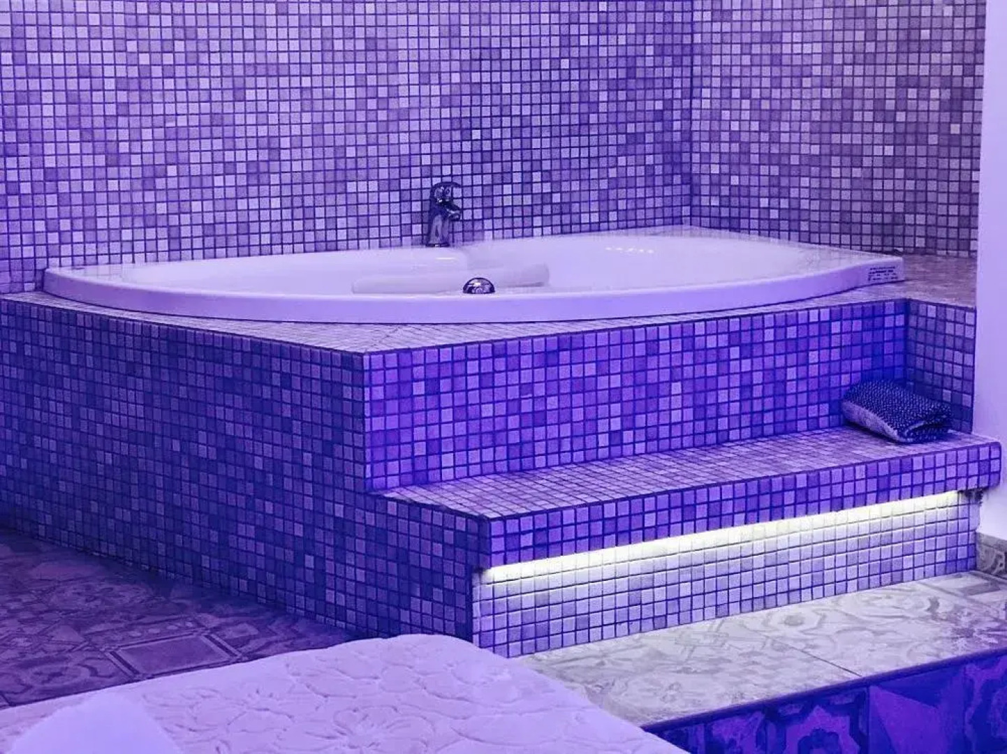 Queen Boutique Suites