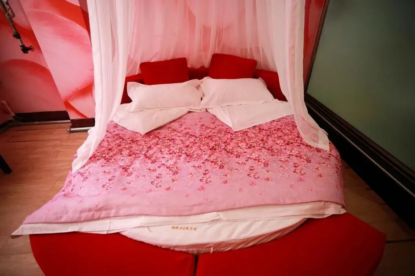 Jiayuguan City Hard Rock Hotel art theme