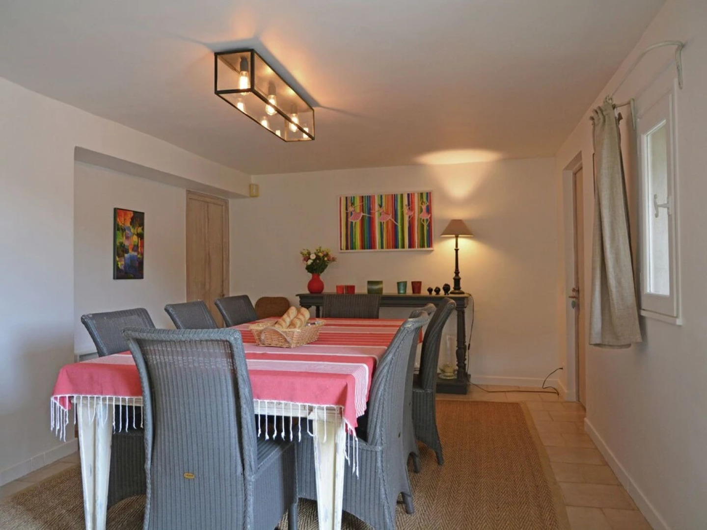 Cozy Villa in Menerbes with Swimming Pool