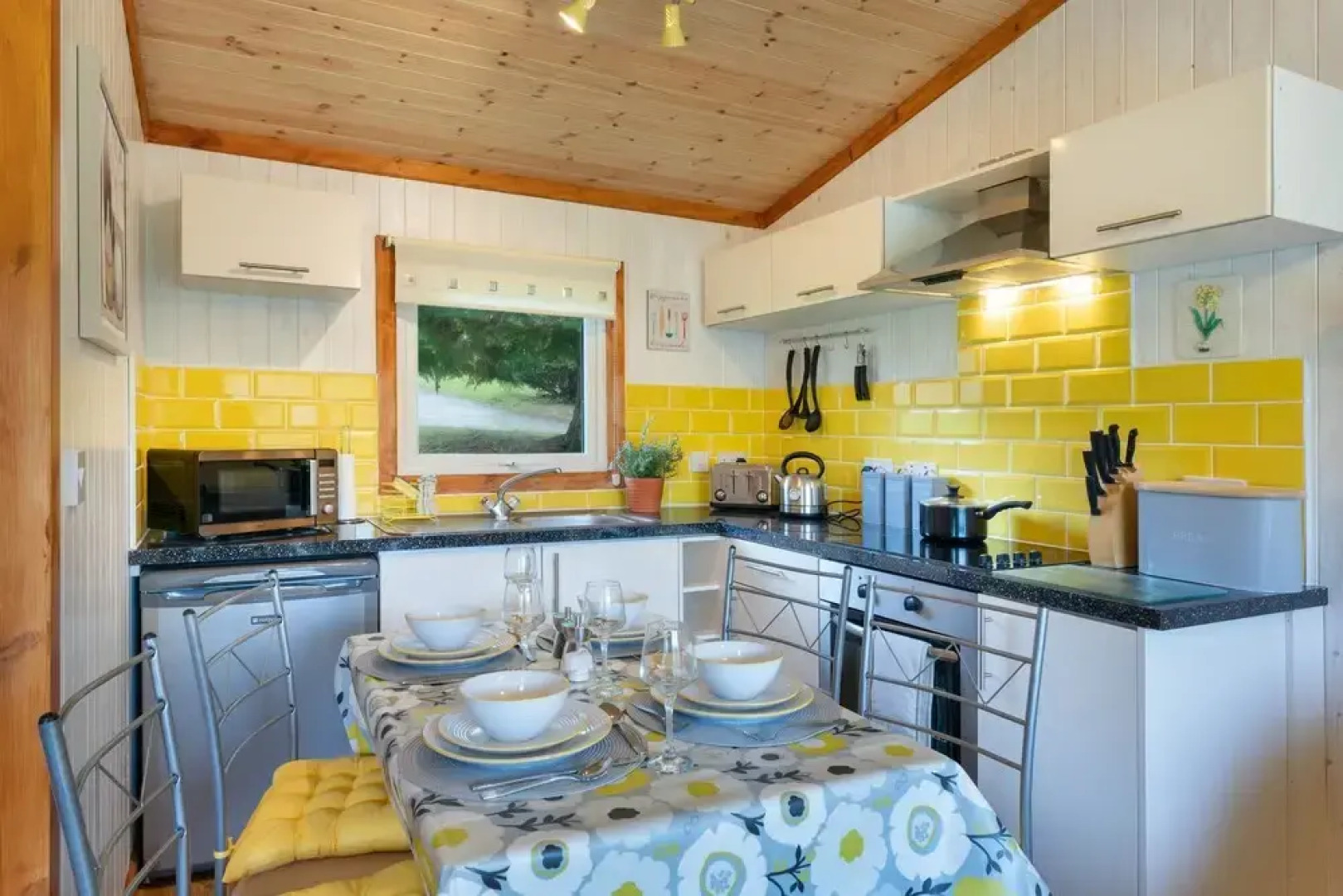 Catkin Lodge set in a Beautiful 24 Acre Woodland Holiday Park