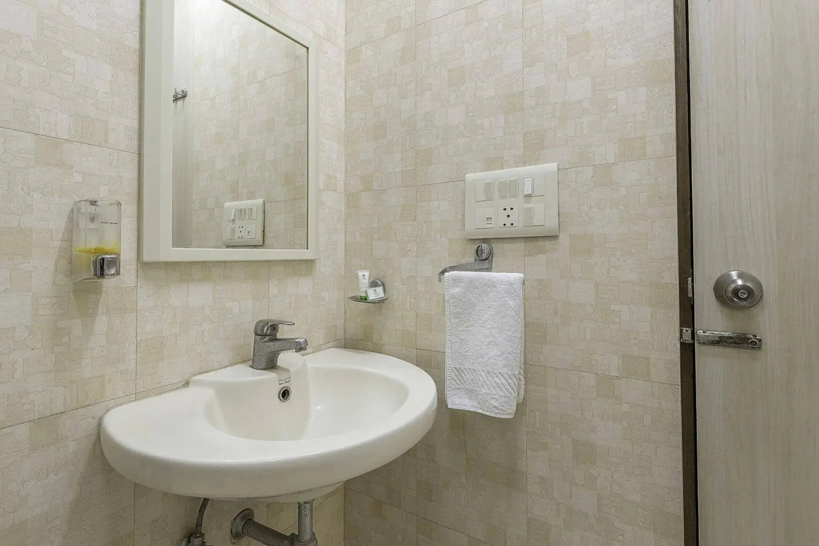 Treebo Rockwell Plaza