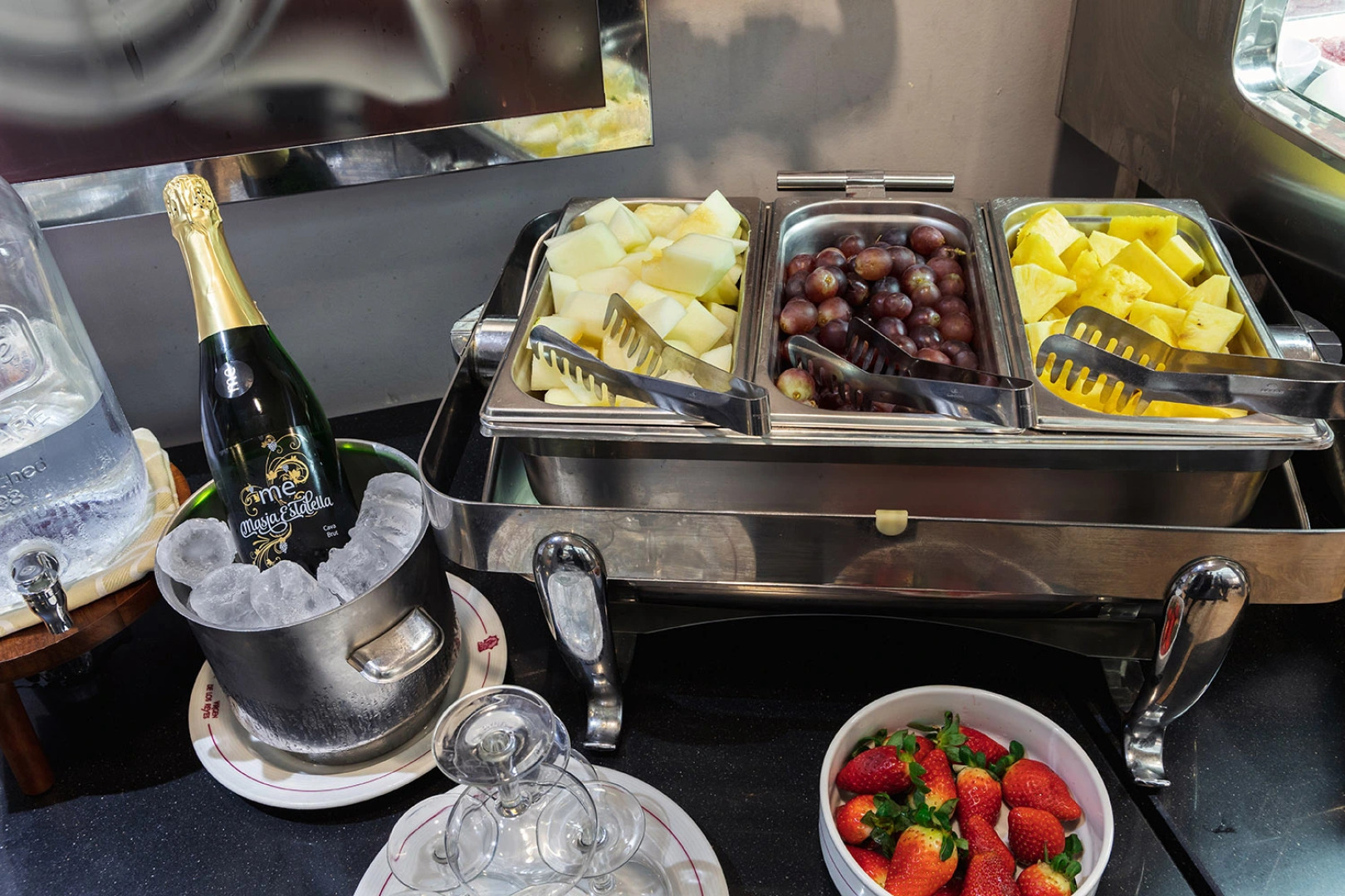 Отель Virgen de los Reyes