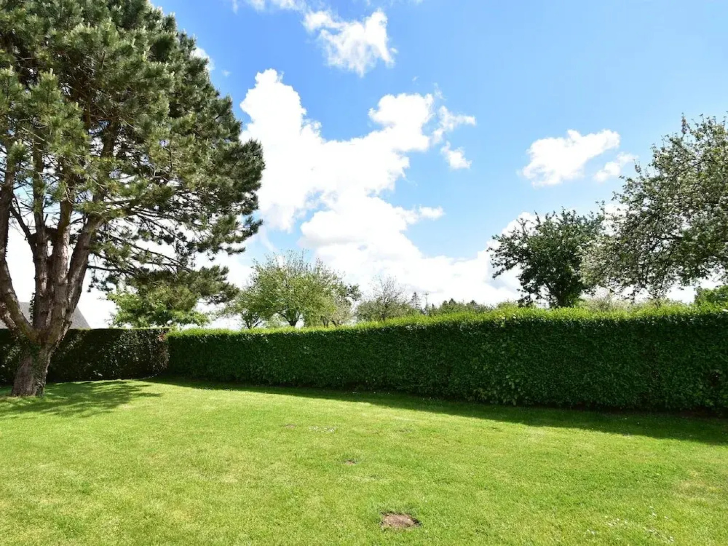 Rural, Detached Holiday Home With Pleasant Garden Near the French West Coast